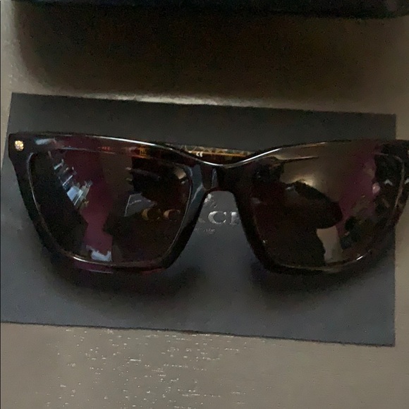 Coach Sunglasses (New) Light usage - Picture 2 of 4
